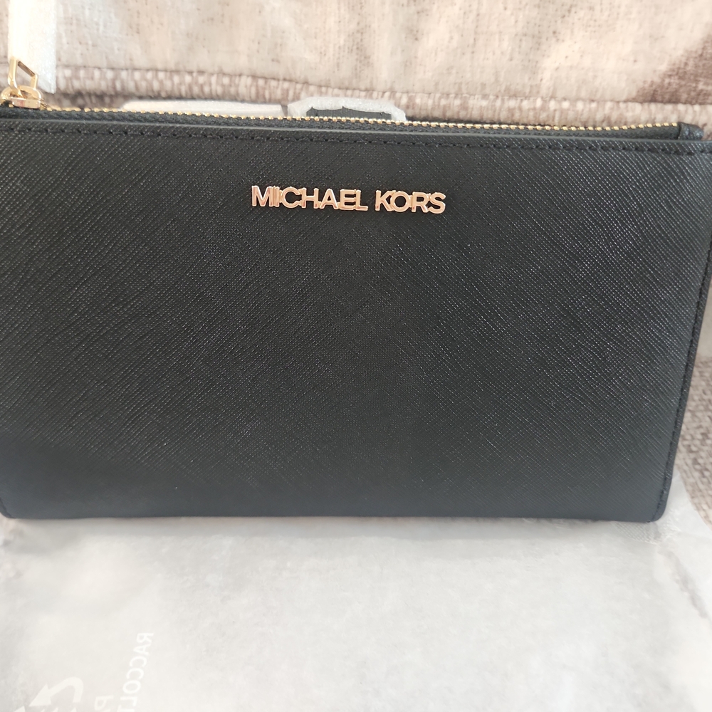 Michael Kors Elegant Black Wallet